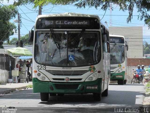 Rodoviária Caxangá 123 na cidade de Olinda, Pernambuco, Brasil, por Luiz Carlos de Santana. ID da foto: 3355570.