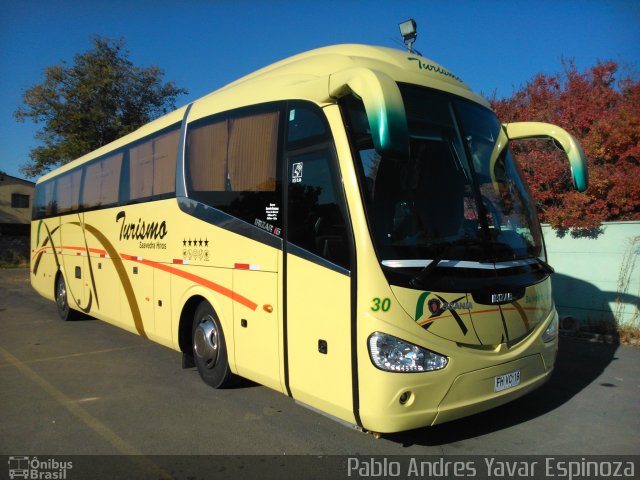 Buses Saavedra Hnos 30 na cidade de Santa Cruz, Colchagua, Libertador General Bernardo O'Higgins, Chile, por Pablo Andres Yavar Espinoza. Número da foto: #3362069.