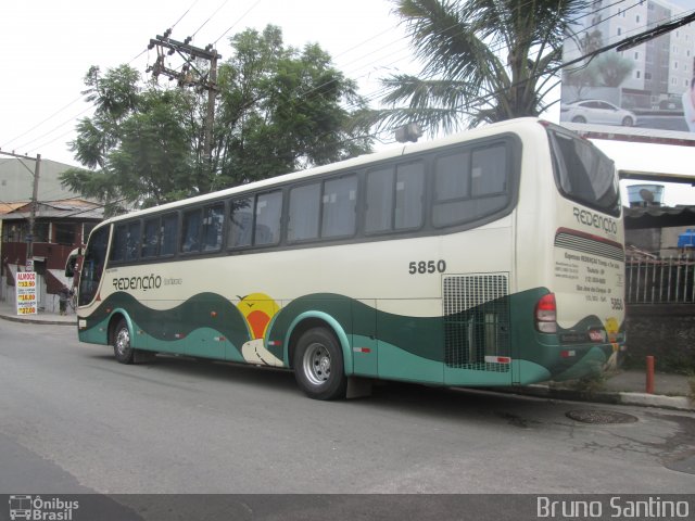 Redenção Turismo 5850 na cidade de Taboão da Serra, São Paulo, Brasil, por Bruno Santino. Número da foto: #3361470.