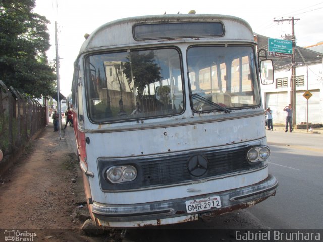 Ônibus Particulares 2912 na cidade de Pouso Alegre, Minas Gerais, Brasil, por Gabriel Brunhara. ID da foto: 3363468.