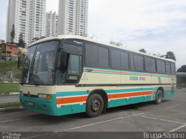 Expresso Duvale 1090 na cidade de Taboão da Serra, São Paulo, Brasil, por Bruno Santino. Número da foto: #3364781.