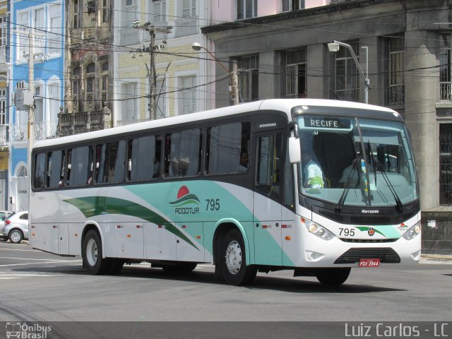 Rodotur Turismo 795 na cidade de Olinda, Pernambuco, Brasil, por Luiz Carlos de Santana. Número da foto: #3380572.