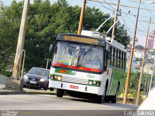 Metra - Sistema Metropolitano de Transporte 7054 na cidade de Santo André, São Paulo, Brasil, por Caio  Takeda. ID da foto: 3380246.