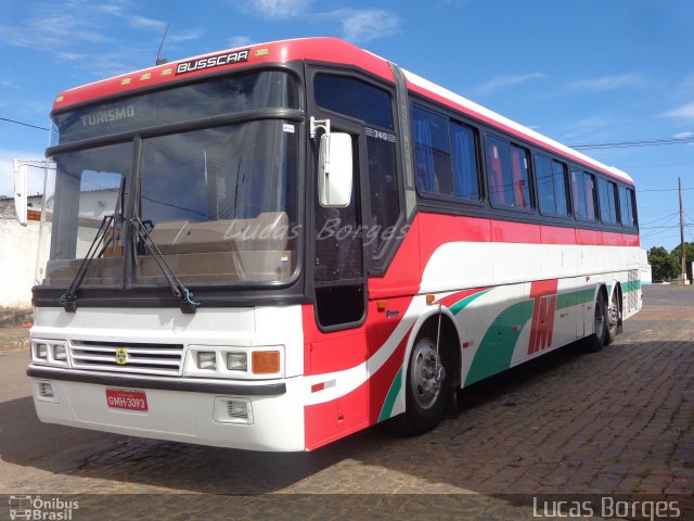 Ônibus Particulares 360 na cidade de Araxá, Minas Gerais, Brasil, por Lucas Borges . ID da foto: 3380606.