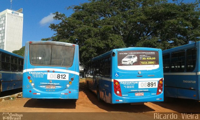 Taguatur - Taguatinga Transporte e Turismo 06812 na cidade de Brasília, Distrito Federal, Brasil, por Ricardo Vieira. Número da foto: #3380080.