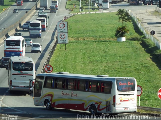 Seven Bus 7007 na cidade de Aparecida, São Paulo, Brasil, por Fabio Alcantara. Número da foto: #3384144.