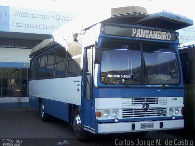 Ônibus Particulares GTK8219 na cidade de Padre Bernardo, Goiás, Brasil, por Carlos Jorge N.  de Castro. ID da foto: 3385572.