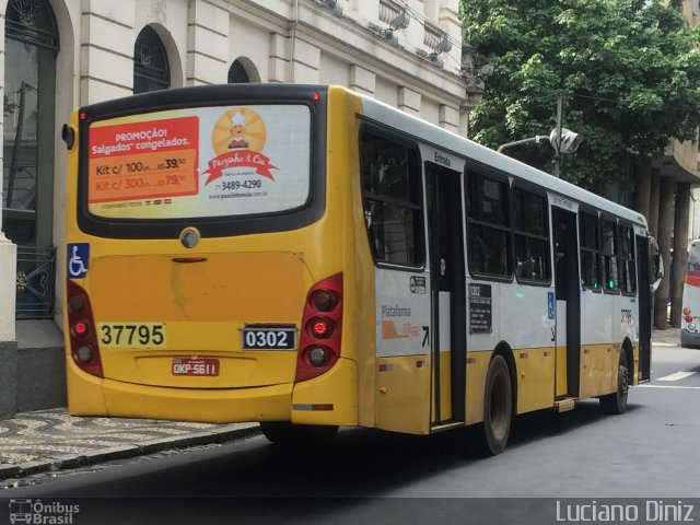 Plataforma Transportes 37795 na cidade de Salvador, Bahia, Brasil, por Luciano Diniz. Número da foto: #3391889.