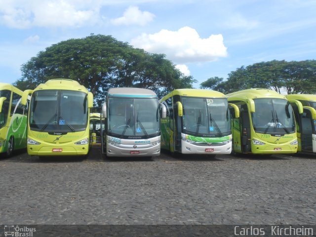 Viação Garcia 7806 na cidade de Foz do Iguaçu, Paraná, Brasil, por Carlos Kircheim. Número da foto: #3397905.