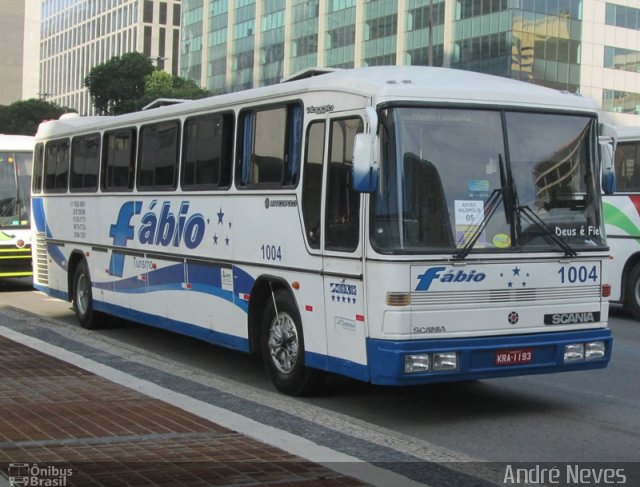 Ônibus Particulares 1004 na cidade de Rio de Janeiro, Rio de Janeiro, Brasil, por André Neves . Número da foto: #3397916.
