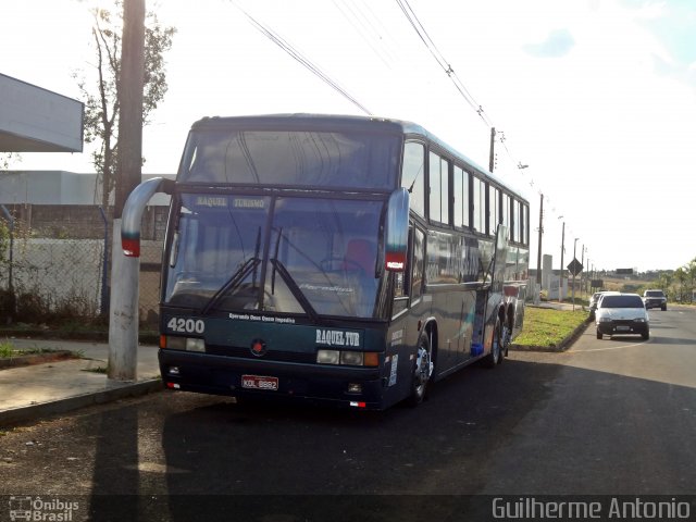 Raquel Tur 4200 na cidade de Araxá, Minas Gerais, Brasil, por Guilherme Antonio. Número da foto: #3397634.