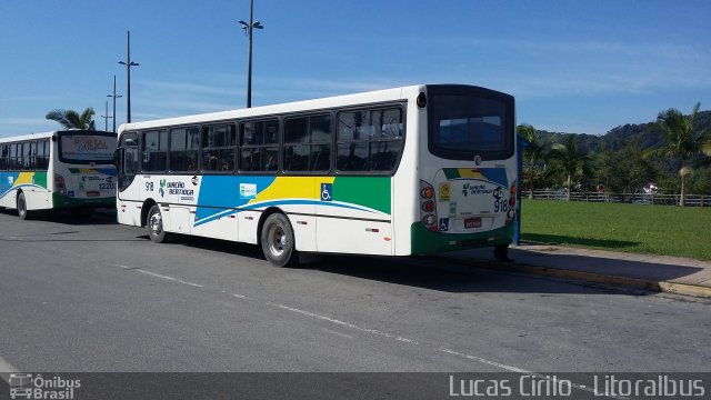 Viação Bertioga 918 na cidade de Bertioga, São Paulo, Brasil, por Lucas Cirilo. Número da foto: #3397406.