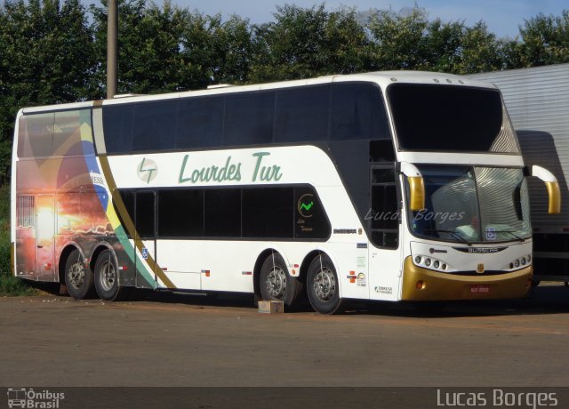 Lourdes Tur 550 na cidade de Araxá, Minas Gerais, Brasil, por Lucas Borges . Número da foto: #3398343.