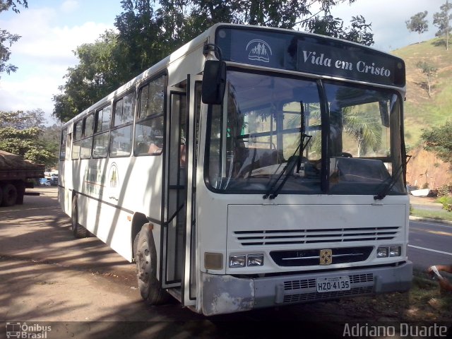 Ônibus Particulares 4135 na cidade de Três Rios, Rio de Janeiro, Brasil, por Adriano Duarte. Número da foto: #3334543.