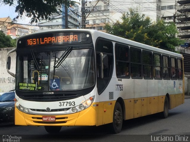 Plataforma Transportes 37793 na cidade de Salvador, Bahia, Brasil, por Luciano Diniz. Número da foto: #3337914.