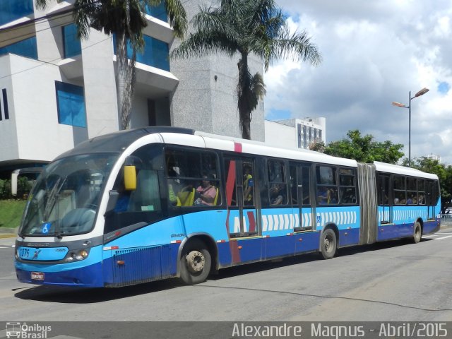 Metrobus 1076 na cidade de Goiânia, Goiás, Brasil, por Alexandre Magnus. Número da foto: #3339077.