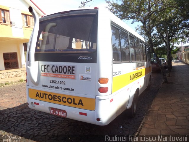 Auto-Escola Cadore 1565 na cidade de São Luiz Gonzaga, Rio Grande do Sul, Brasil, por Rudinei Francisco Mantovani. ID da foto: 3342015.