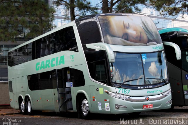 Viação Garcia 7187 na cidade de Curitiba, Paraná, Brasil, por Marco A.   Bornatoviski. ID da foto: 3341827.