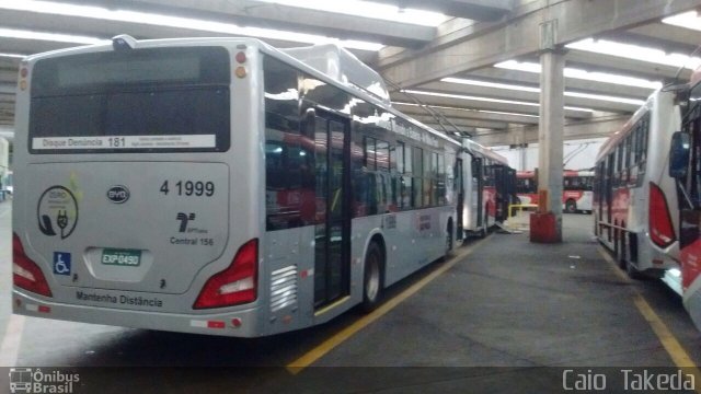 BYD - Build Your Dreams 4 1999 na cidade de São Paulo, São Paulo, Brasil, por Caio  Takeda. Número da foto: #3344746.