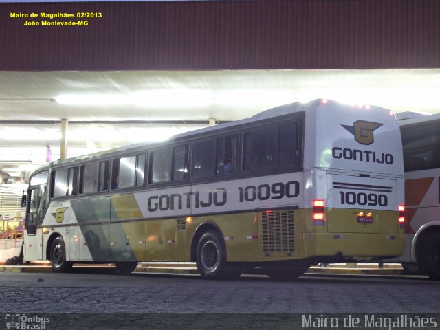 Empresa Gontijo de Transportes 10090 na cidade de João Monlevade, Minas Gerais, Brasil, por Mairo de Magalhães. Número da foto: #3345324.
