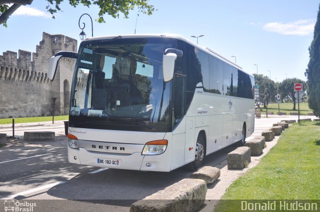 VAG International 182 na cidade de Avignon, Vaucluse, Provence-Alpes-Côte d'Azur, França, por Donald Hudson. Número da foto: #3399605.