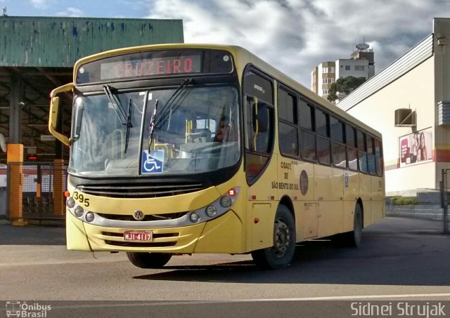 Coletivos Rainha 395 na cidade de São Bento do Sul, Santa Catarina, Brasil, por Sidnei Machado Strujak. ID da foto: 3422894.