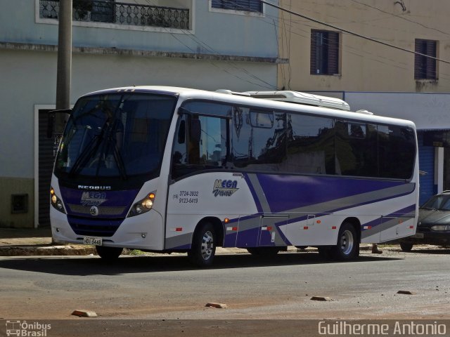 Ônibus Particulares  na cidade de Araxá, Minas Gerais, Brasil, por Guilherme Antonio. Número da foto: #3430372.