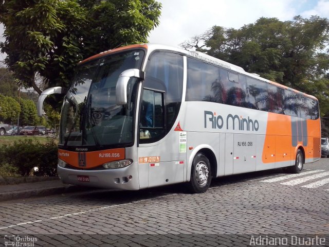 Transturismo Rio Minho RJ 166.056 na cidade de Petrópolis, Rio de Janeiro, Brasil, por Adriano Duarte. Número da foto: #3441627.
