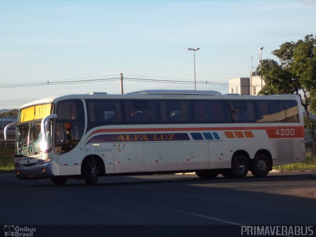 Alfa Luz Viação Transportes 4200 na cidade de Brasília, Distrito Federal, Brasil, por Alexandre Rodrigo. ID da foto: 3402050.