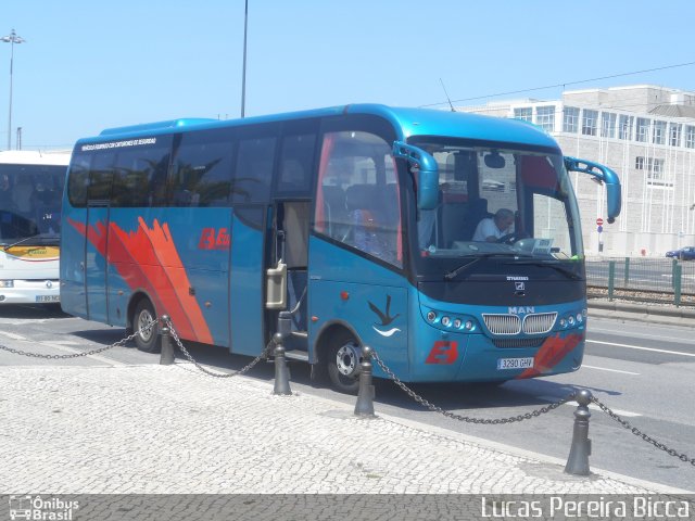 EBM - Eurobus Manzano 3290 na cidade de Lisbon, Lisbon, Portugal, por Lucas Pereira Bicca. ID da foto: 3446222.