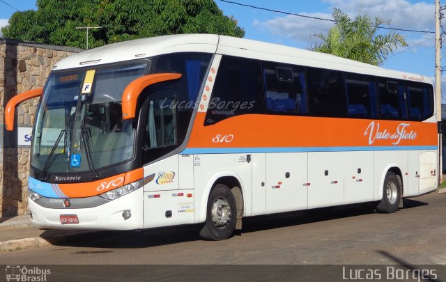 Viação Vale do Tietê 810 na cidade de Araxá, Minas Gerais, Brasil, por Lucas Borges . Número da foto: #3446309.