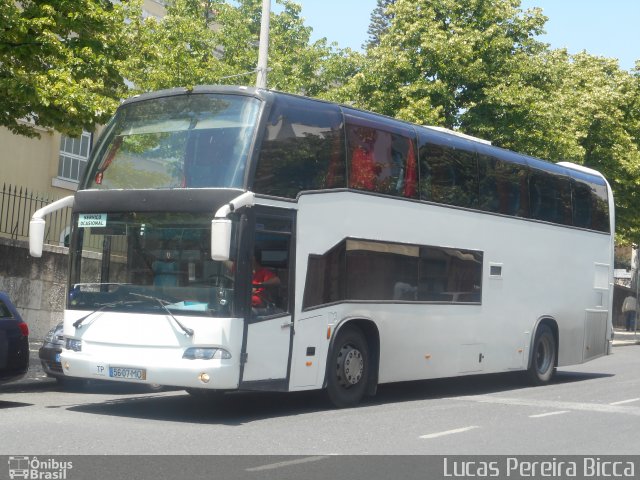 Ônibus Particulares 5607 na cidade de Lisbon, Lisbon, Portugal, por Lucas Pereira Bicca. ID da foto: 3447872.