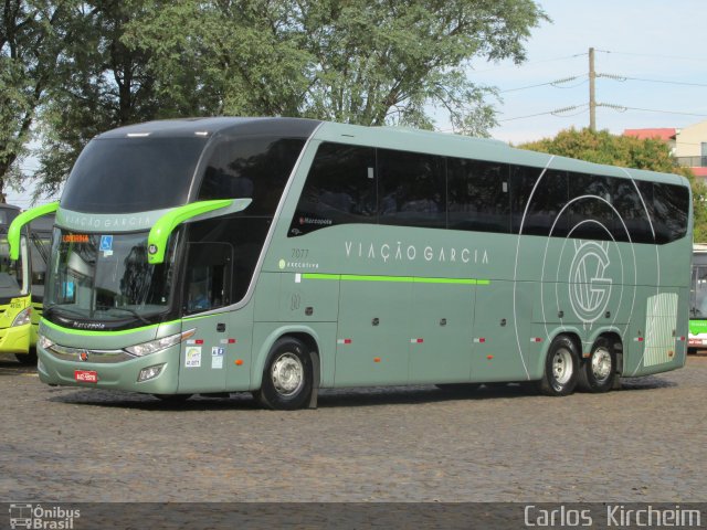 Viação Garcia 7077 na cidade de Foz do Iguaçu, Paraná, Brasil, por Carlos Kircheim. Número da foto: #3454361.