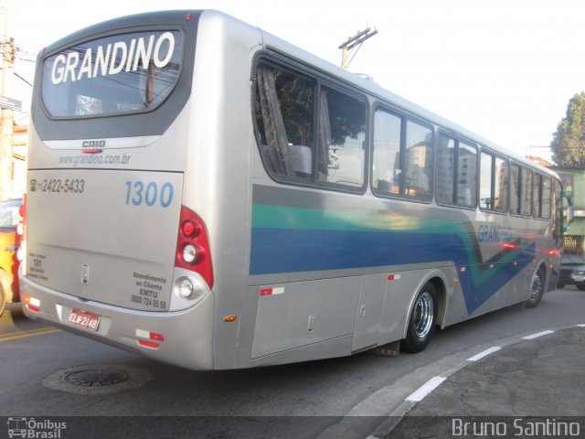 Grandino Transportes 1300 na cidade de Taboão da Serra, São Paulo, Brasil, por Bruno Santino. Número da foto: #3467908.