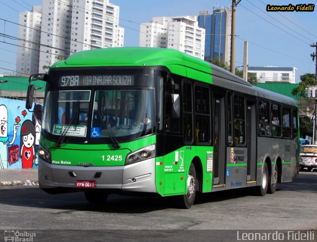 Viação Gato Preto 1 2425 na cidade de São Paulo, São Paulo, Brasil, por Leonardo Fidelli. Número da foto: #3410768.