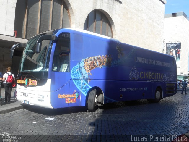 Citysightseeing Roma 452 na cidade de Rome, Rome Capital, Lazio, Itália, por Lucas Pereira Bicca. ID da foto: 3420235.