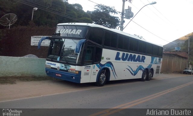 Lumar 4200 na cidade de Petrópolis, Rio de Janeiro, Brasil, por Adriano Duarte. Número da foto: #3471091.