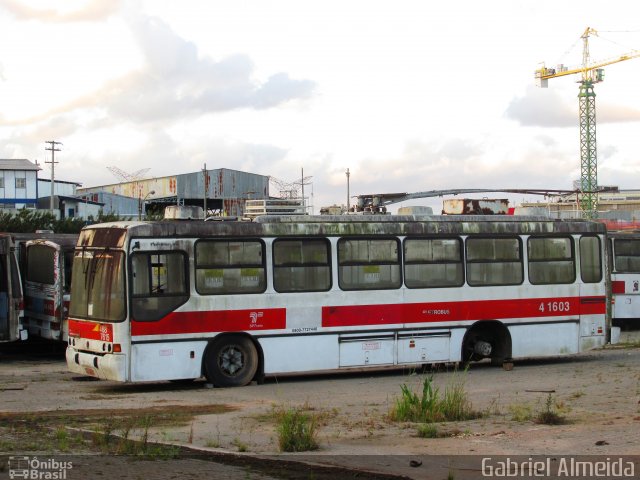 Sucata e Desmanches 4 1603 na cidade de São Paulo, São Paulo, Brasil, por Gabriel Almeida. Número da foto: #3491937.