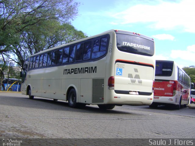 Viação Itapemirim 8207 na cidade de São Paulo, São Paulo, Brasil, por Saulo J. Flores. Número da foto: #3494611.