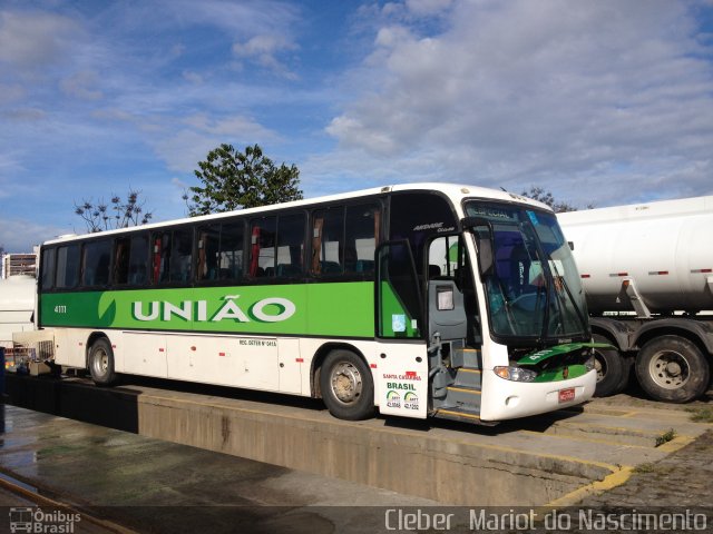 Empresa União de Transportes 4111 na cidade de Araranguá, Santa Catarina, Brasil, por Cleber  Mariot do Nascimento. Número da foto: #3493771.