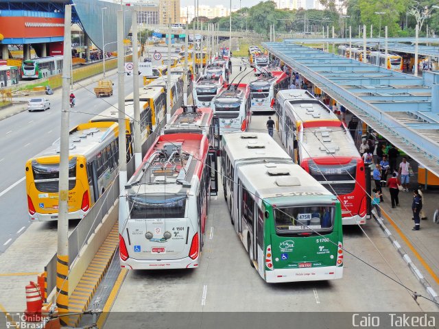 Via Sul Transportes Urbanos 5 1706 na cidade de São Paulo, São Paulo, Brasil, por Caio  Takeda. Número da foto: #3497293.