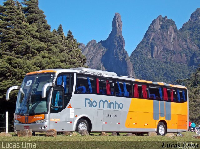 Transturismo Rio Minho RJ 166.056 na cidade de Teresópolis, Rio de Janeiro, Brasil, por Lucas Lima. Número da foto: #3496508.