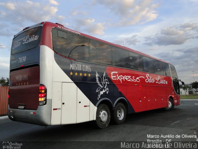 Expresso São Luiz 7030 na cidade de Brasília, Distrito Federal, Brasil, por Marco Aurélio de Oliveira. Número da foto: #3496807.