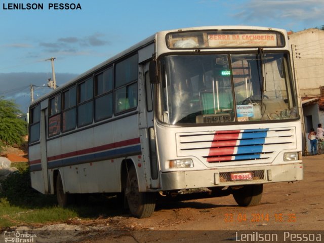 Ônibus Particulares 7555 na cidade de Toritama, Pernambuco, Brasil, por Lenilson da Silva Pessoa. Número da foto: #3498294.