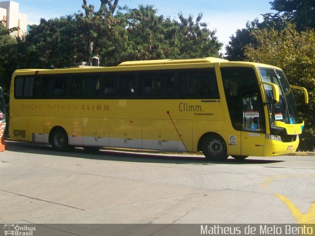 Viação Itapemirim 9713 na cidade de São Paulo, São Paulo, Brasil, por Matheus de Melo Bento. ID da foto: 3500277.