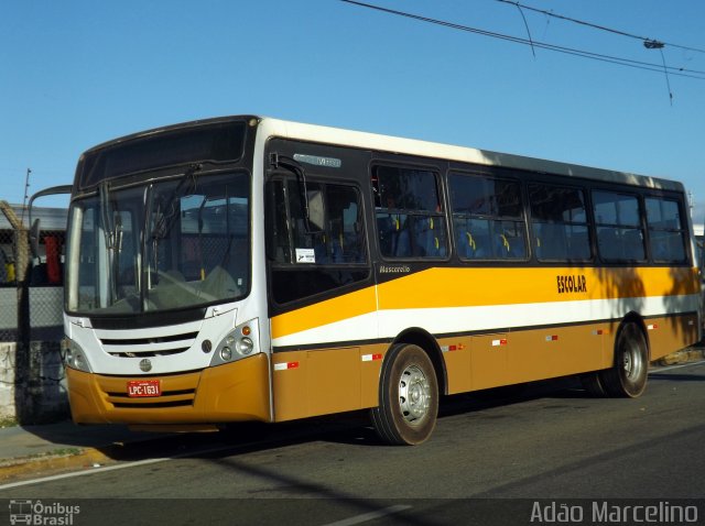 Escolares 1631 na cidade de Belo Horizonte, Minas Gerais, Brasil, por Adão Raimundo Marcelino. Número da foto: #3519337.