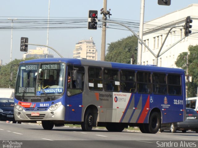 Viação Transdutra 32.611 na cidade de São Paulo, São Paulo, Brasil, por Sandro Alves. Número da foto: #3525672.