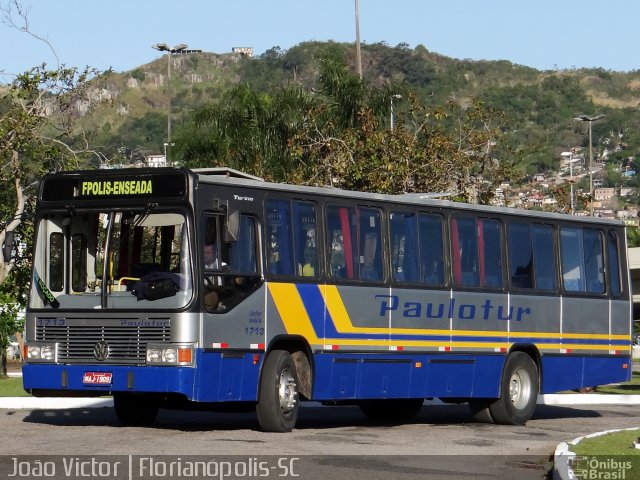 Paulotur Transporte e Turismo 1713 na cidade de Florianópolis, Santa Catarina, Brasil, por João Victor. ID da foto: 3531830.