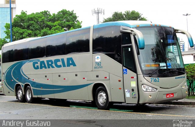 Viação Garcia 7162 na cidade de Curitiba, Paraná, Brasil, por Andrey Gustavo. ID da foto: 3478250.