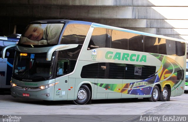 Viação Garcia 7217 na cidade de Curitiba, Paraná, Brasil, por Andrey Gustavo. Número da foto: #3481777.